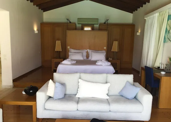 Ionian Blue 5* Nikiana